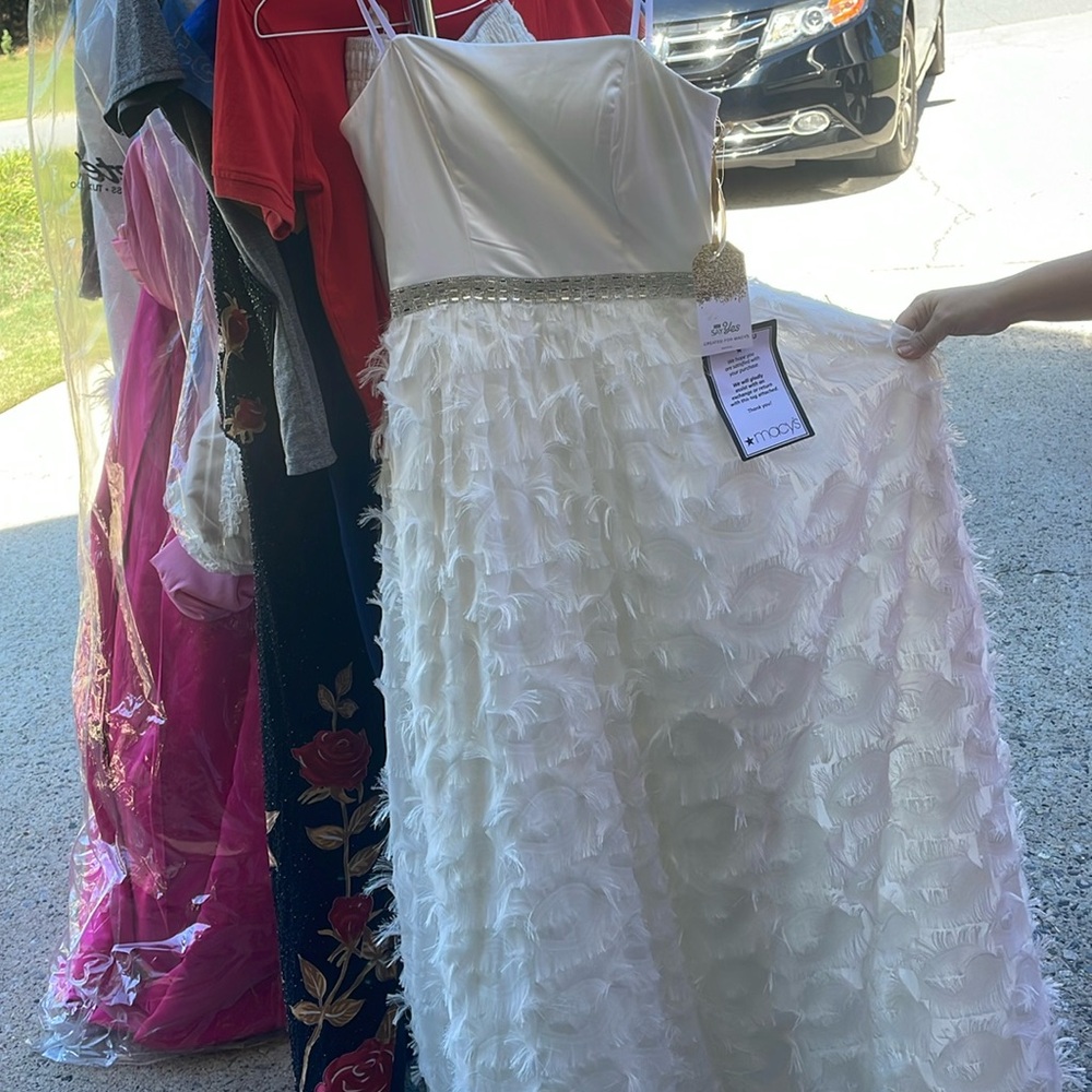 - NWT Macys